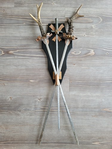 Wanddeko geweih mit schwertern - wanddeko,